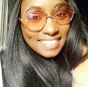 Meet your Posher, Geneka